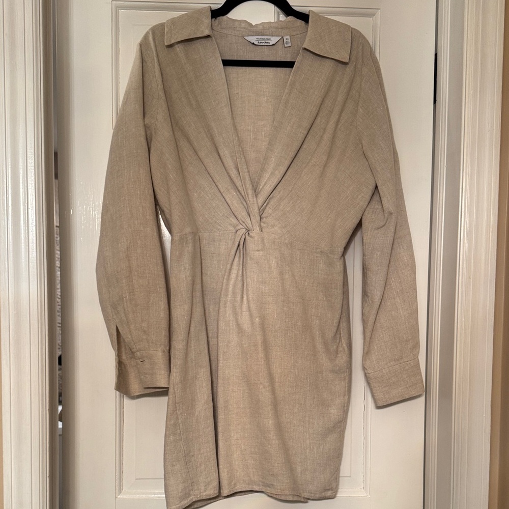 Elegant Beige Long-Sleeve Dress
